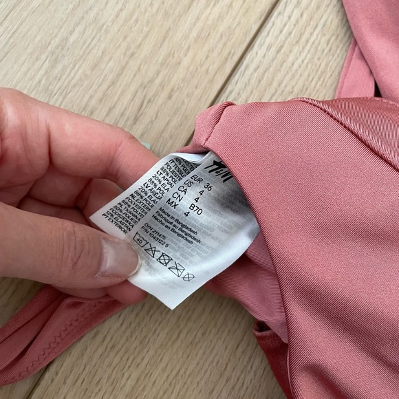 H&M | Bikini top - Picture 2 of 2